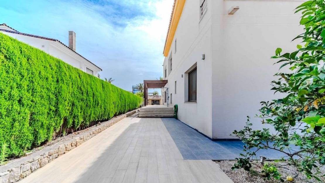 Sale - Villa - Orihuela - Cabo Roig