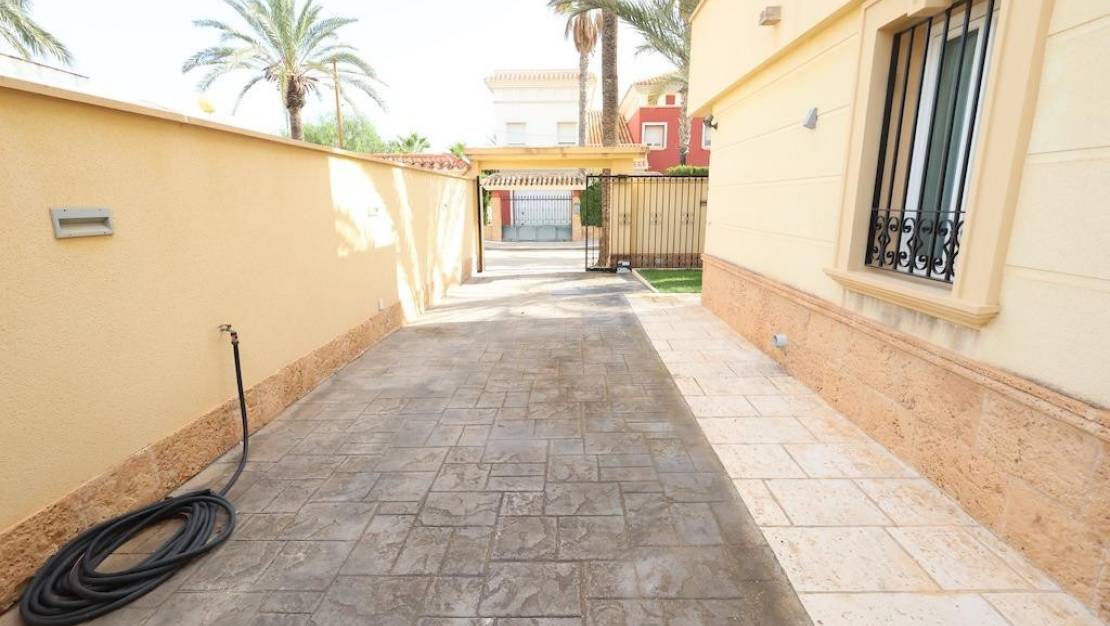 Sale - Villa - Orihuela - Cabo Roig