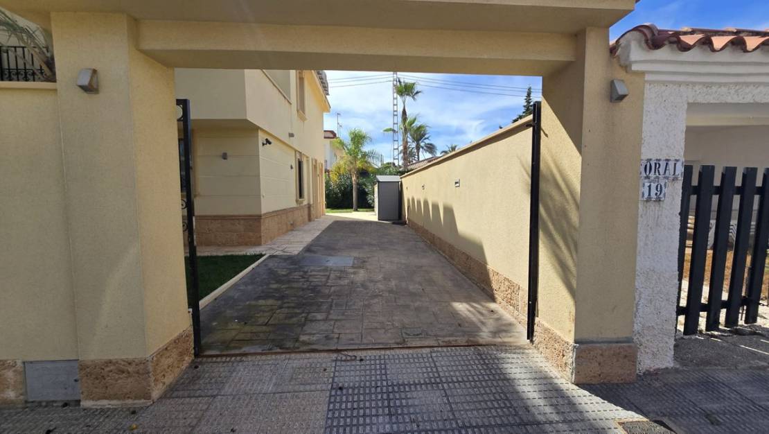 Sale - Villa - Orihuela - Cabo Roig