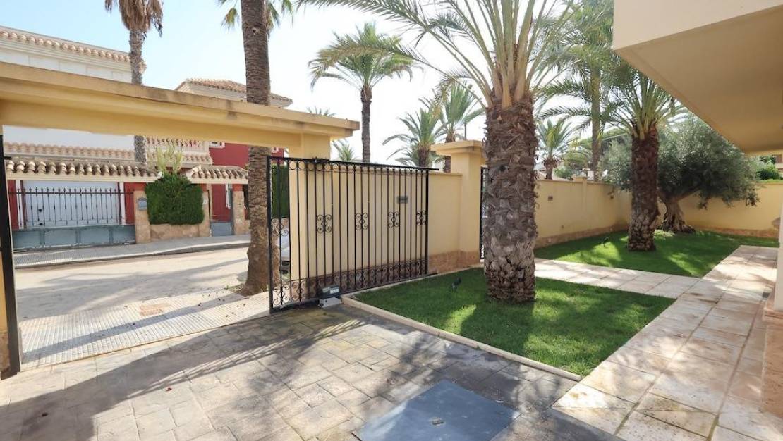 Sale - Villa - Orihuela - Cabo Roig