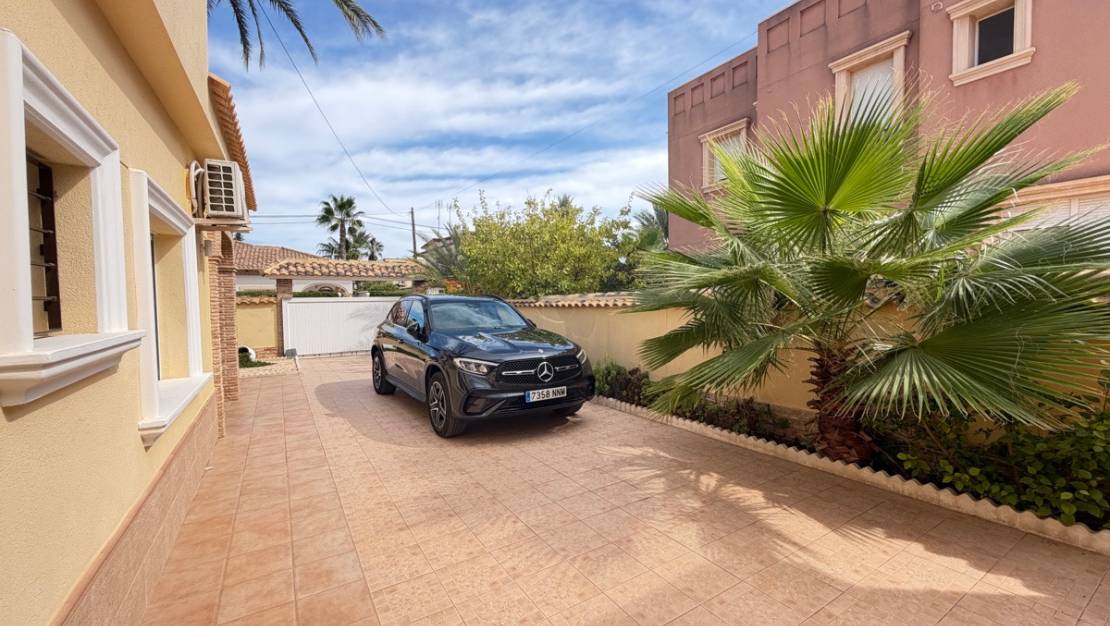Sale - Villa - Orihuela - Cabo Roig