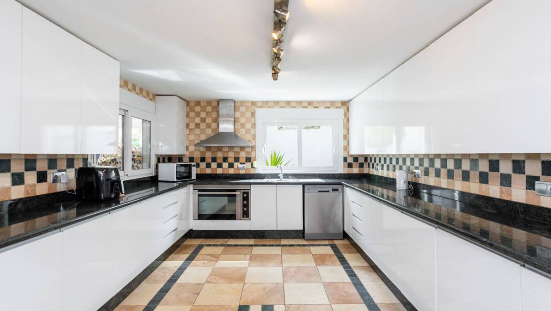 Sale - Villa - Orihuela - Campoamor