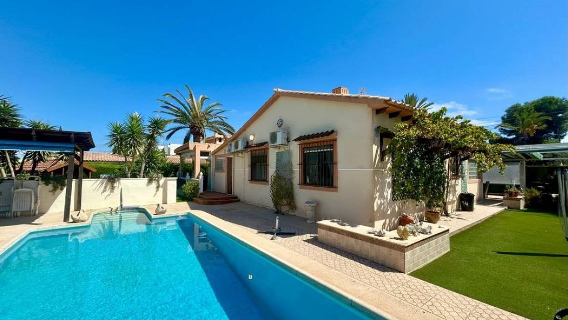 Sale - Villa - Orihuela Costa - Cabo Roig