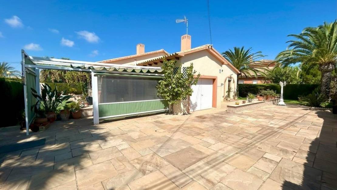 Sale - Villa - Orihuela Costa - Cabo Roig