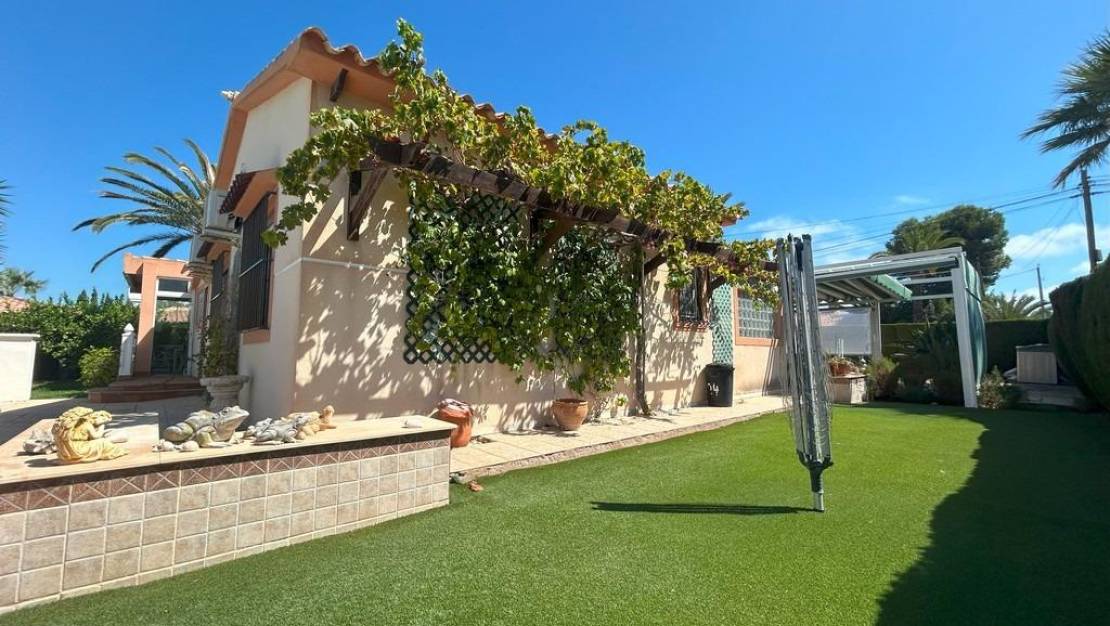 Sale - Villa - Orihuela Costa - Cabo Roig