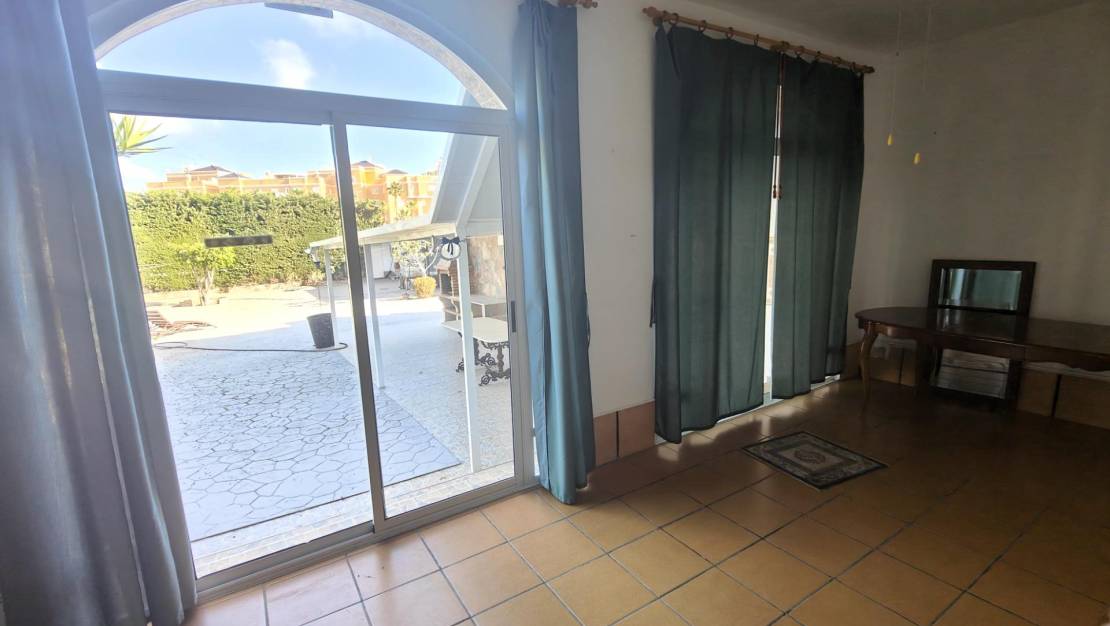 Sale - Villa - Orihuela Costa - Campoamor