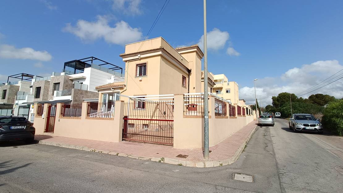 Sale - Villa - Orihuela Costa - Castillo de Don Juan