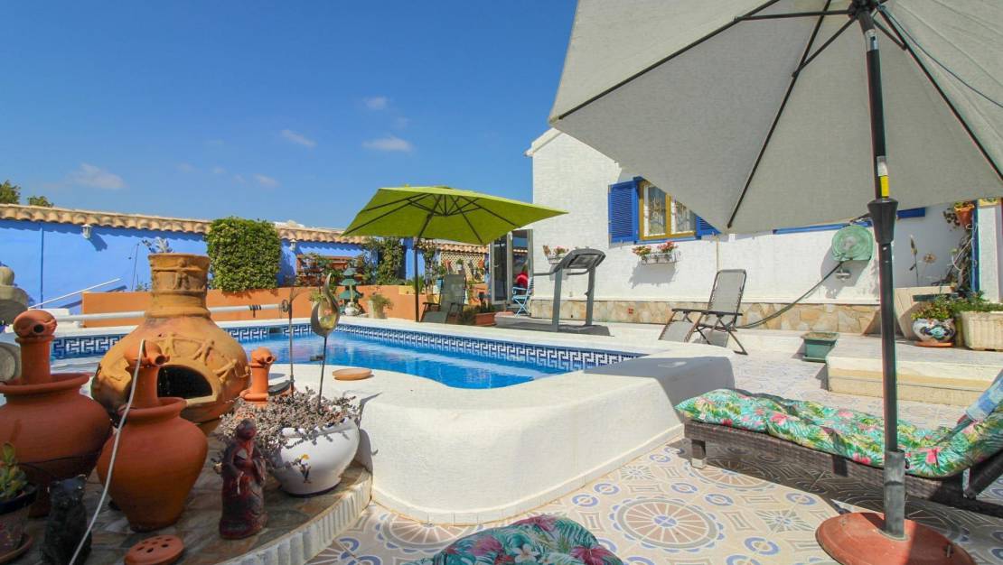 Sale - Villa - Orihuela Costa - La Florida