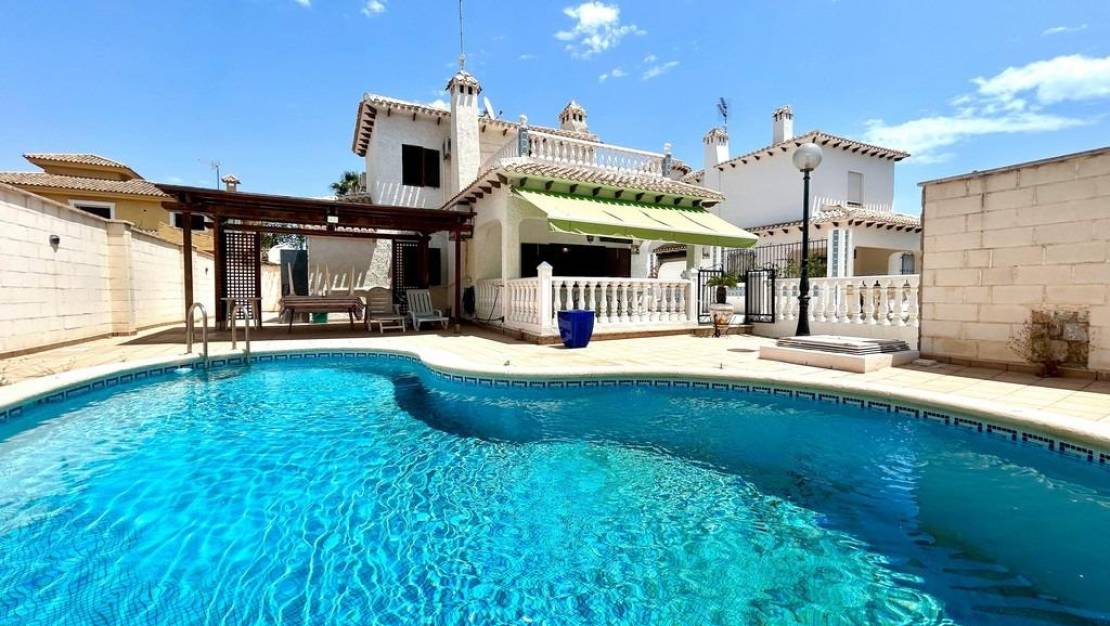 Sale - Villa - Orihuela Costa - La Zenia