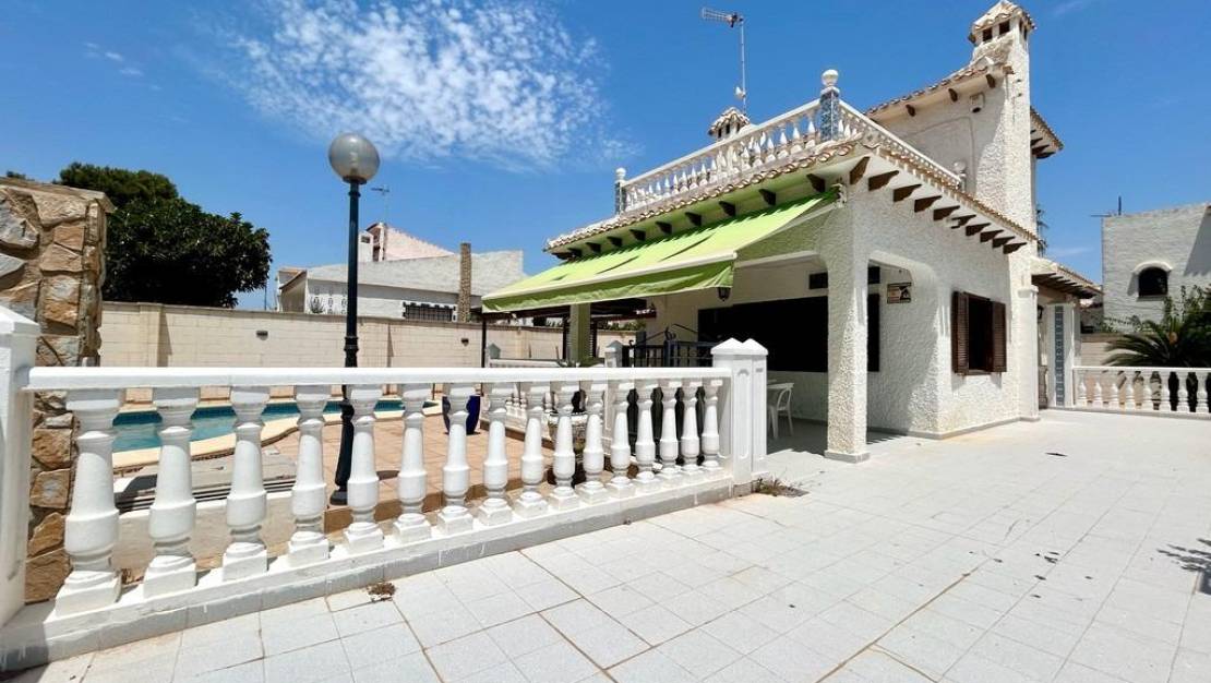 Sale - Villa - Orihuela Costa - La Zenia