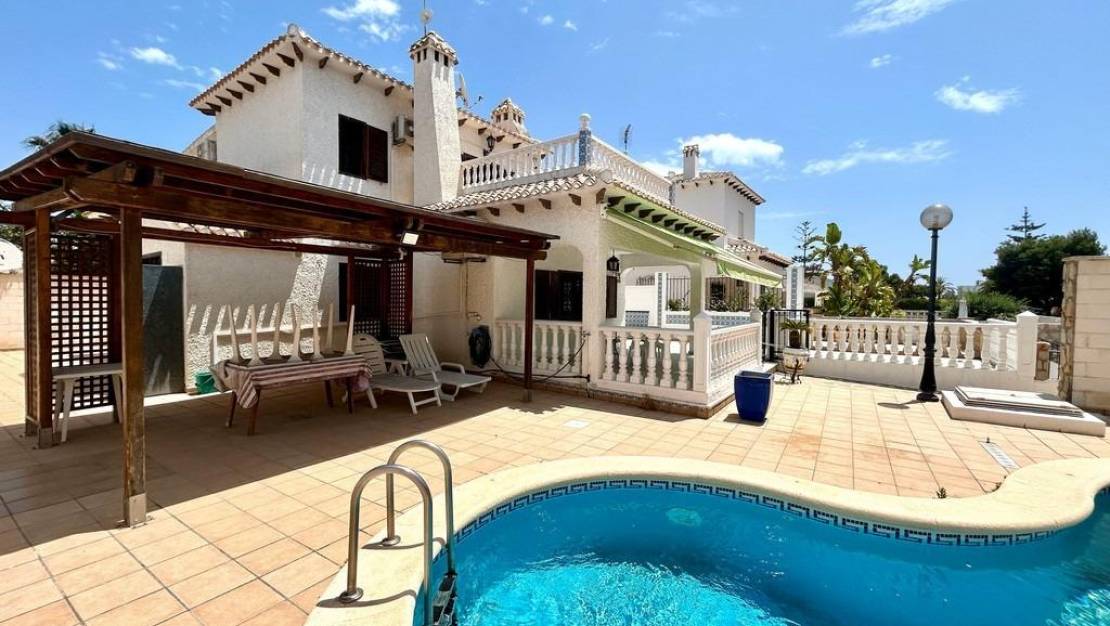 Sale - Villa - Orihuela Costa - La Zenia