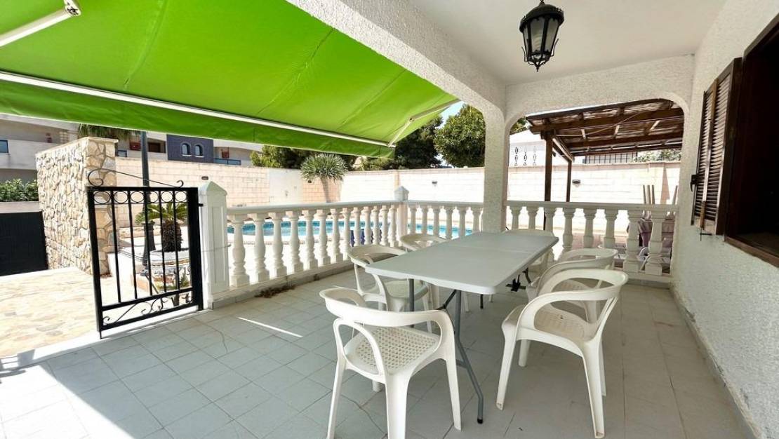 Sale - Villa - Orihuela Costa - La Zenia