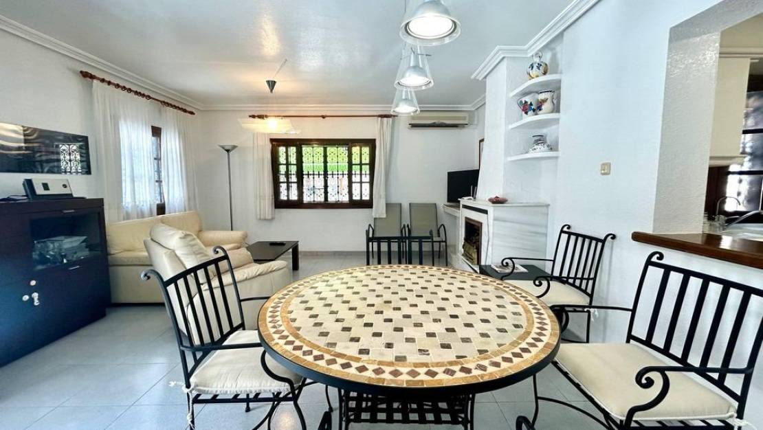 Sale - Villa - Orihuela Costa - La Zenia