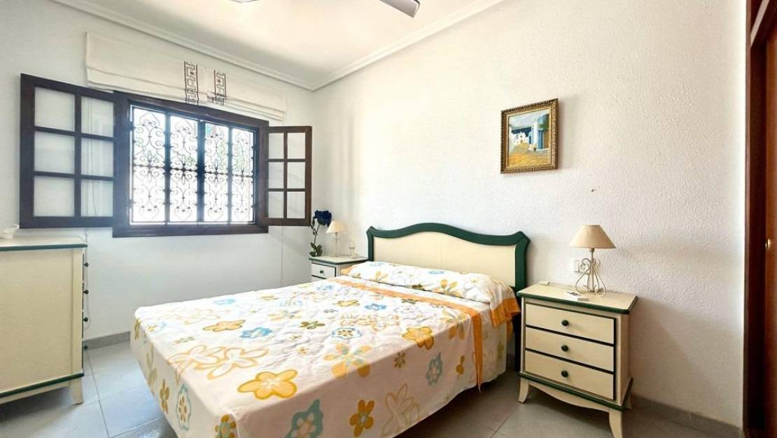 Sale - Villa - Orihuela Costa - La Zenia