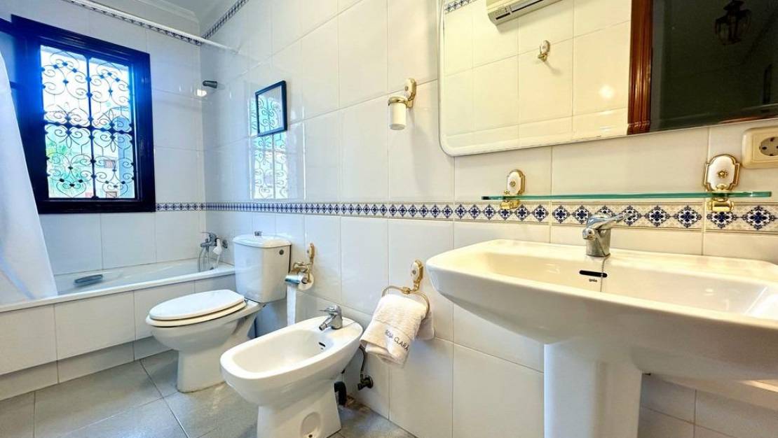 Sale - Villa - Orihuela Costa - La Zenia