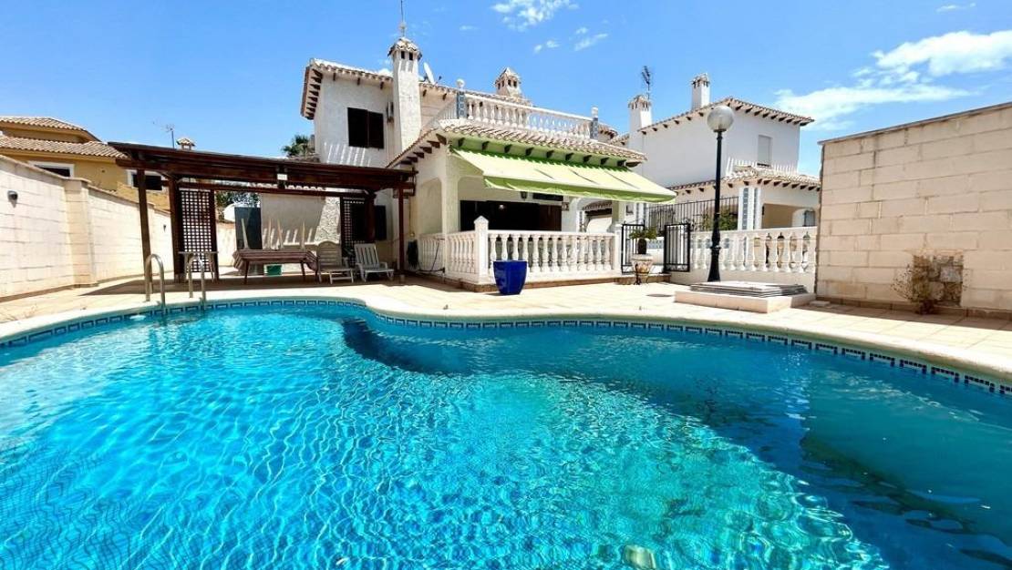 Sale - Villa - Orihuela Costa - La Zenia
