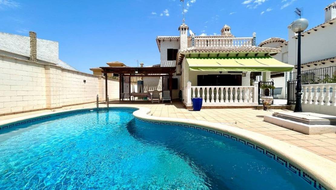 Sale - Villa - Orihuela Costa - La Zenia