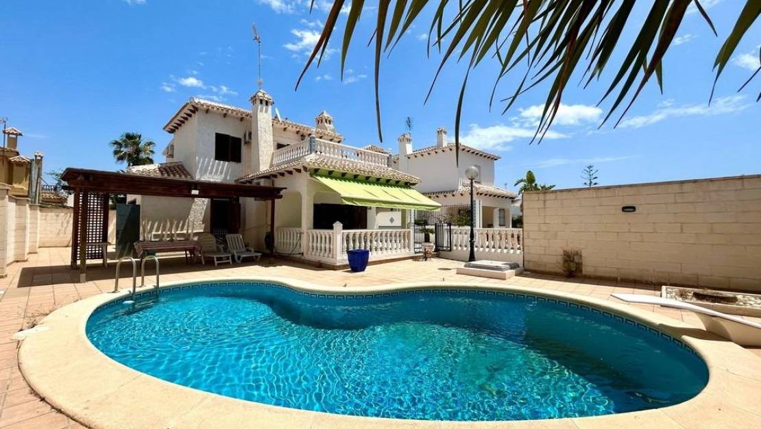 Sale - Villa - Orihuela Costa - La Zenia