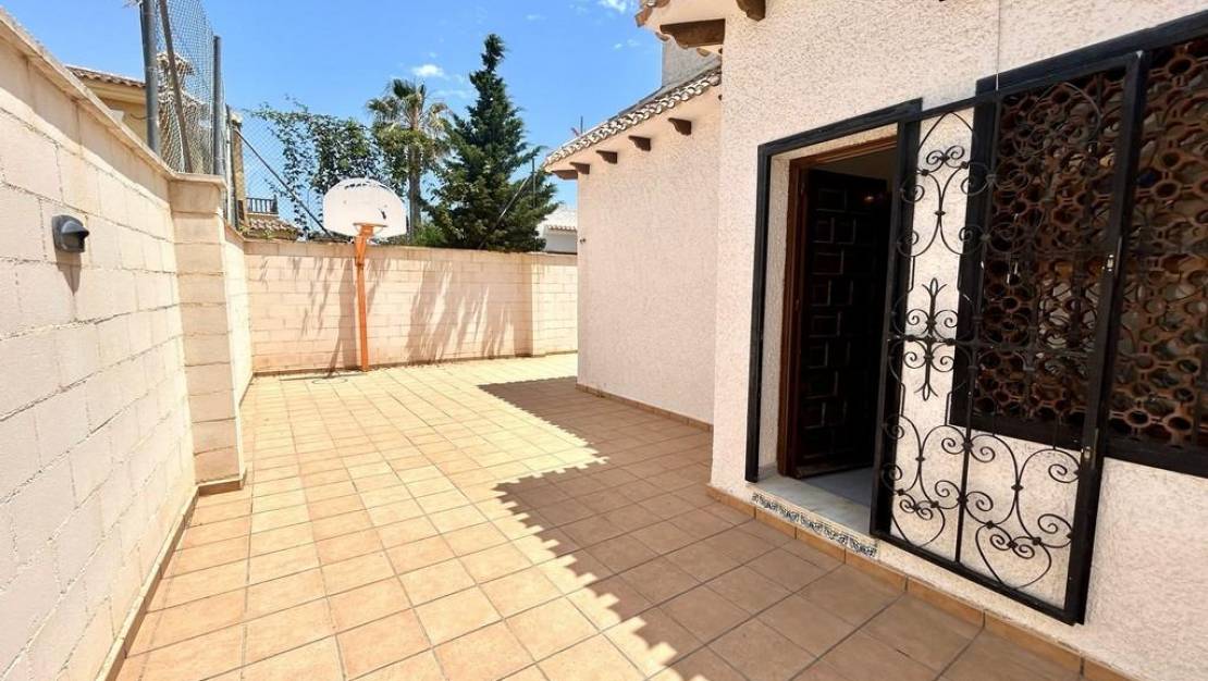 Sale - Villa - Orihuela Costa - La Zenia