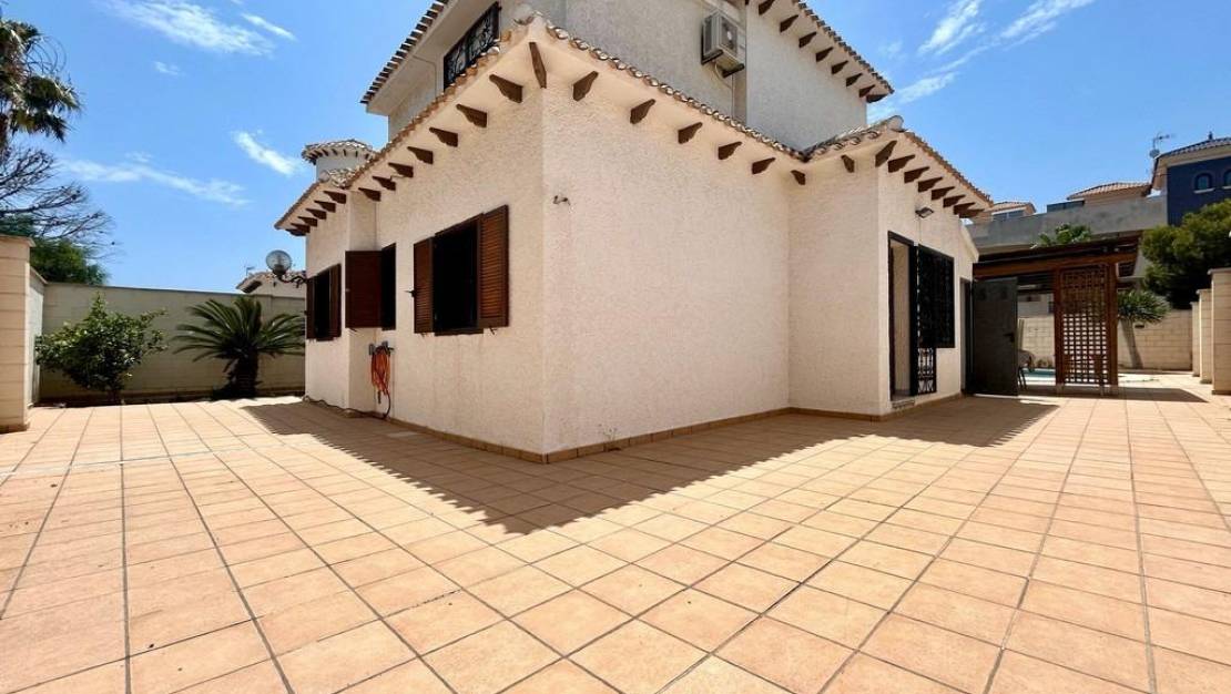 Sale - Villa - Orihuela Costa - La Zenia