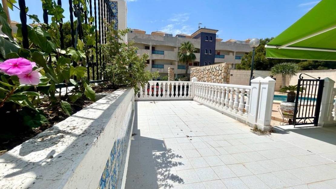 Sale - Villa - Orihuela Costa - La Zenia