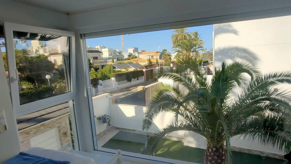 Sale - Villa - Orihuela Costa - La Zenia