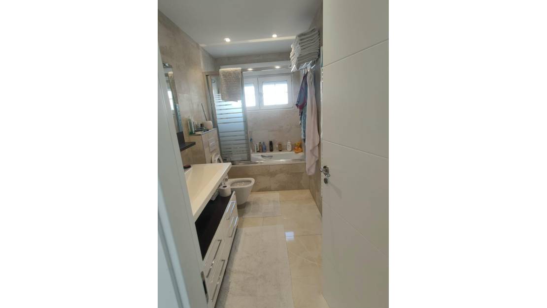 Sale - Villa - Orihuela Costa - La Zenia