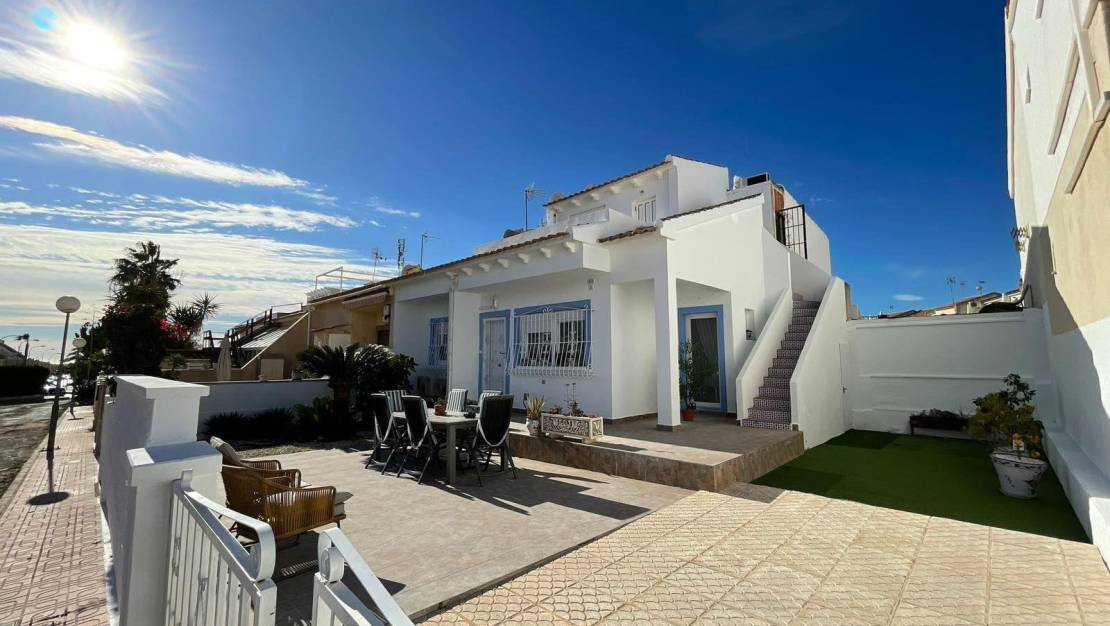 Sale - Villa - Orihuela Costa - Las Mimosas