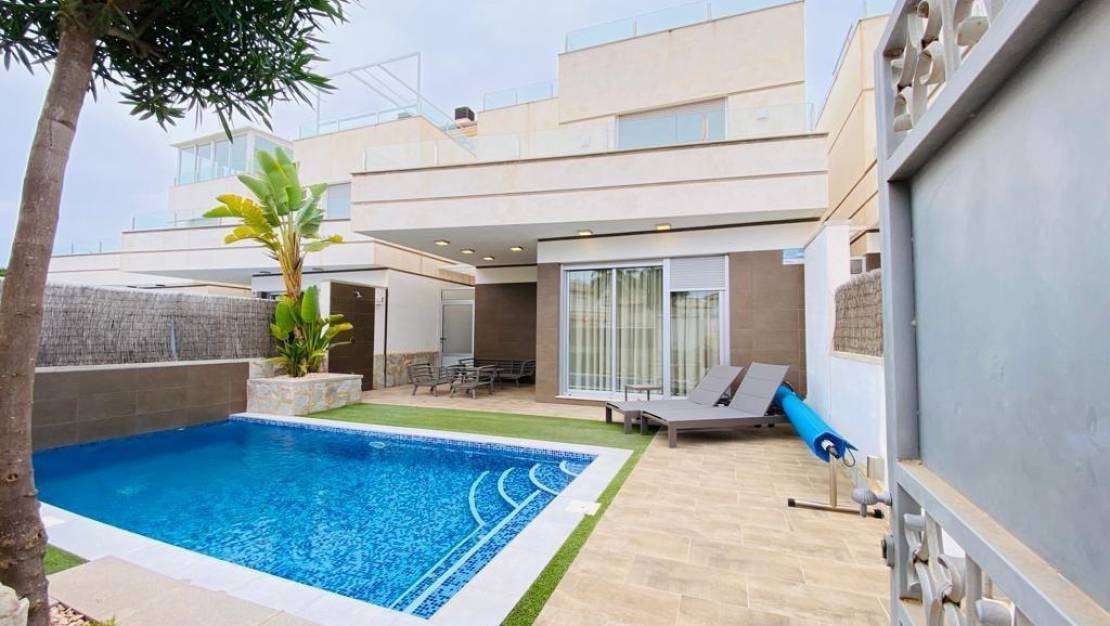 Sale - Villa - Orihuela Costa - Montezenia