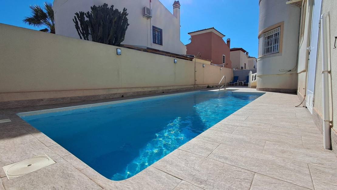 Sale - Villa - Orihuela Costa - Playa Flamenca Norte