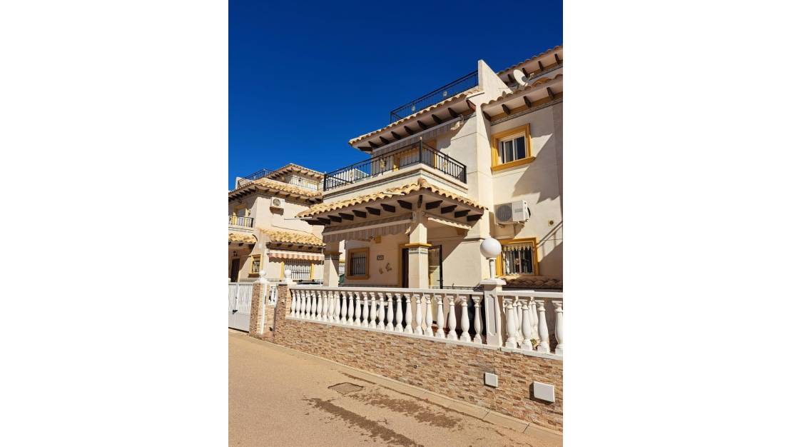 Sale - Villa - Orihuela Costa - Playa Flamenca