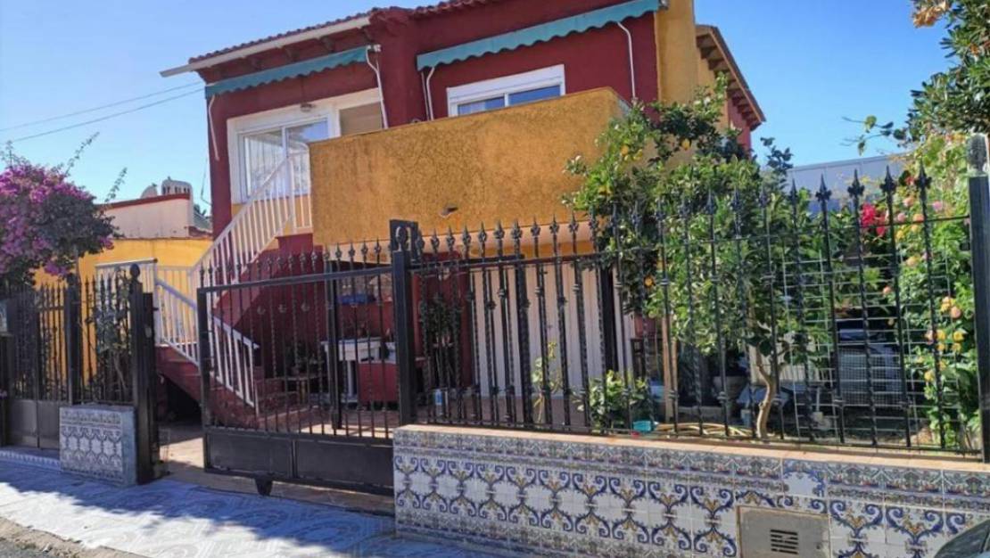 Sale - Villa - Orihuela Costa - Punta Prima