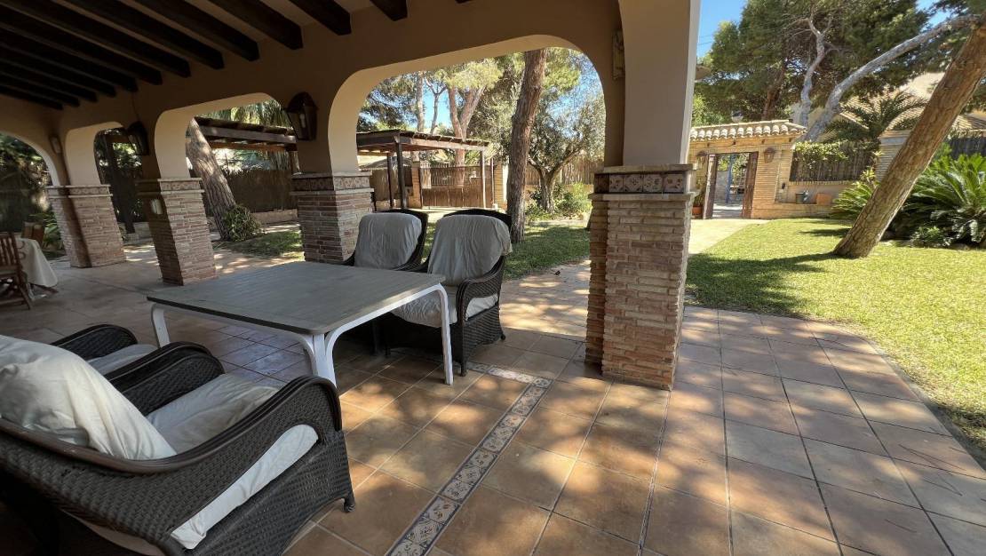 Sale - Villa - Orihuela Costa - Punta Prima