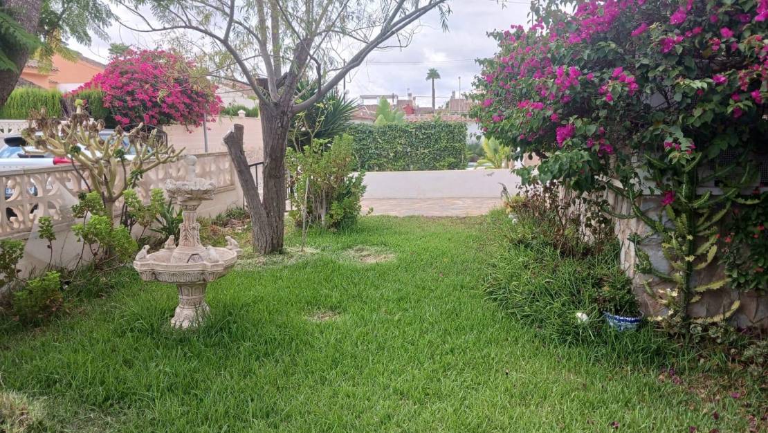 Sale - Villa - Orihuela Costa - Punta Prima