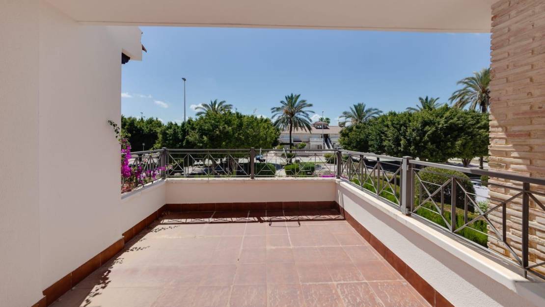 Sale - Villa - Orihuela Costa - Punta Prima