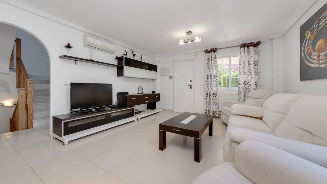 Sale - Villa - Orihuela Costa - Punta Prima