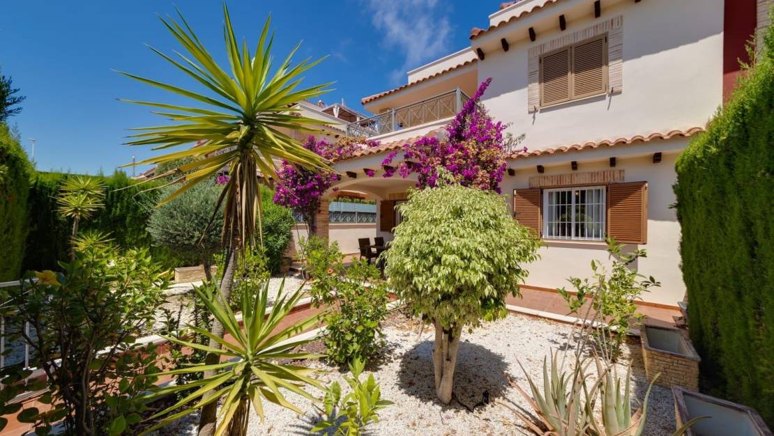 Sale - Villa - Orihuela Costa - Punta Prima