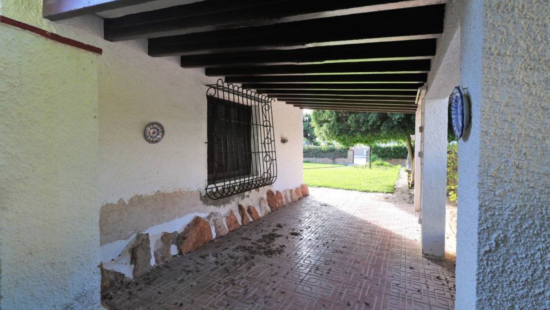Sale - Villa - Orihuela Costa - Punta Prima