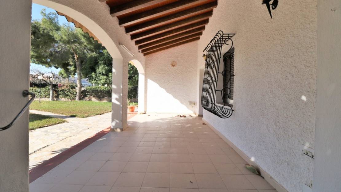 Sale - Villa - Orihuela Costa - Punta Prima