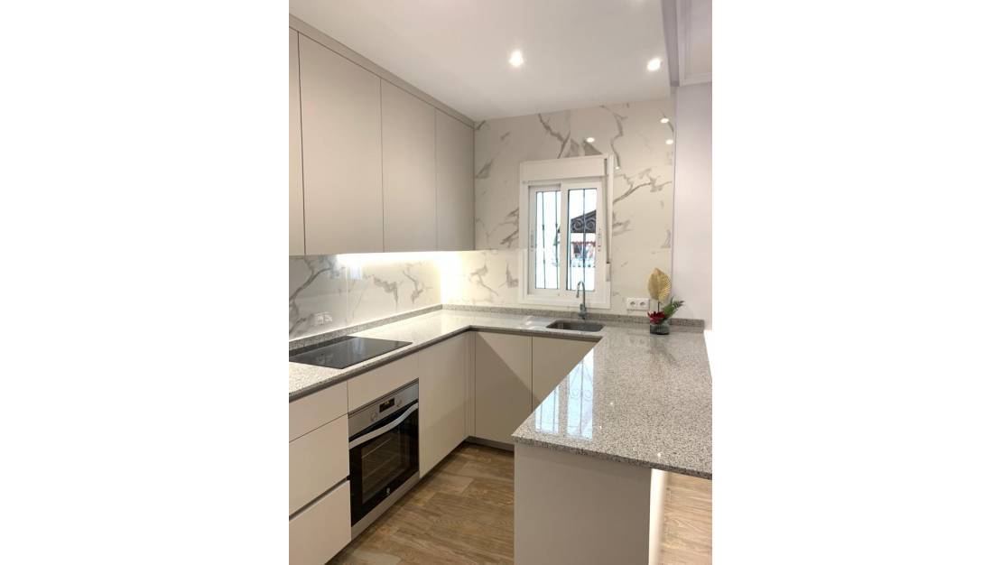 Sale - Villa - Orihuela Costa - Villamartín