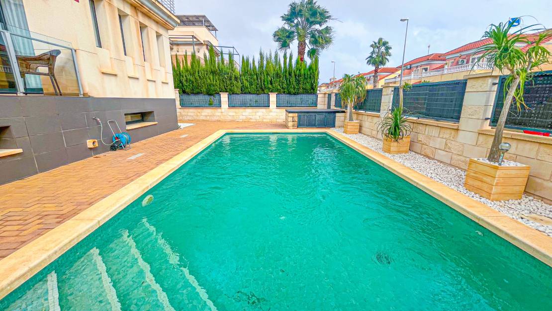 Sale - Villa - Orihuela Costa