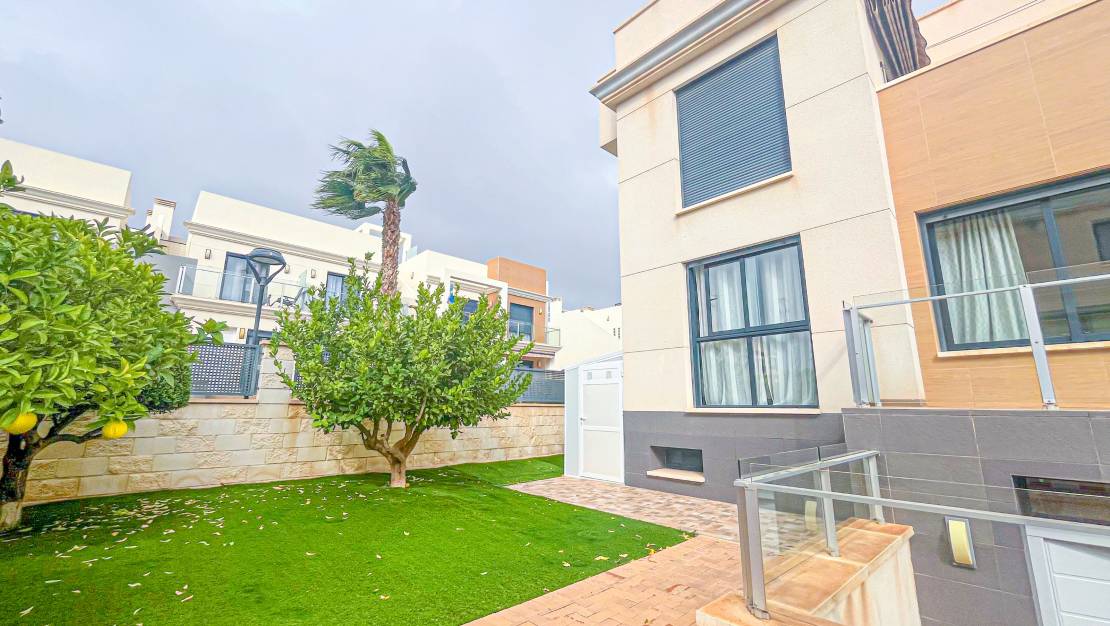 Sale - Villa - Orihuela Costa