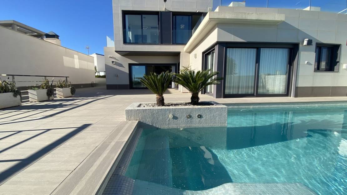 Sale - Villa - Orihuela - Dehesa de Campoamor