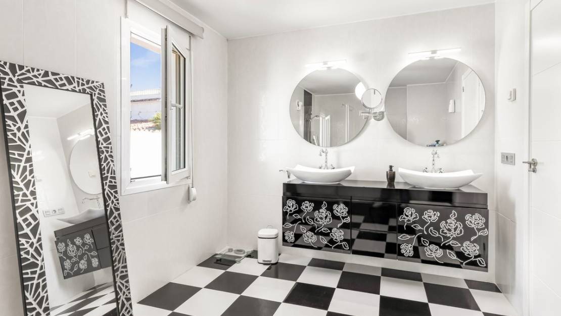 Sale - Villa - Orihuela - La Florida