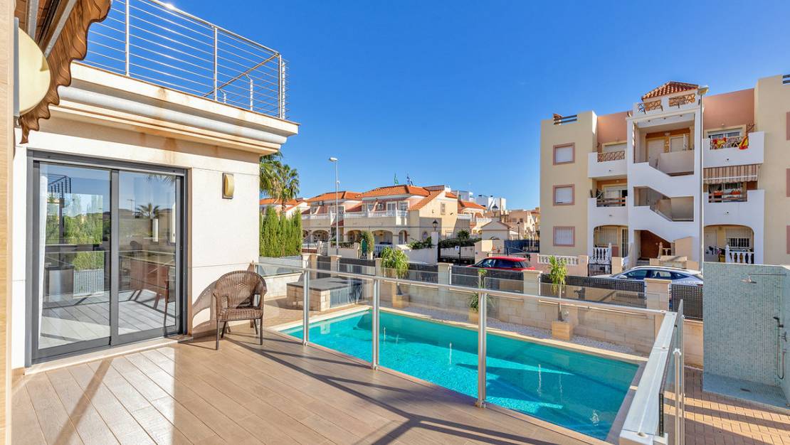 Sale - Villa - Orihuela - La Zenia