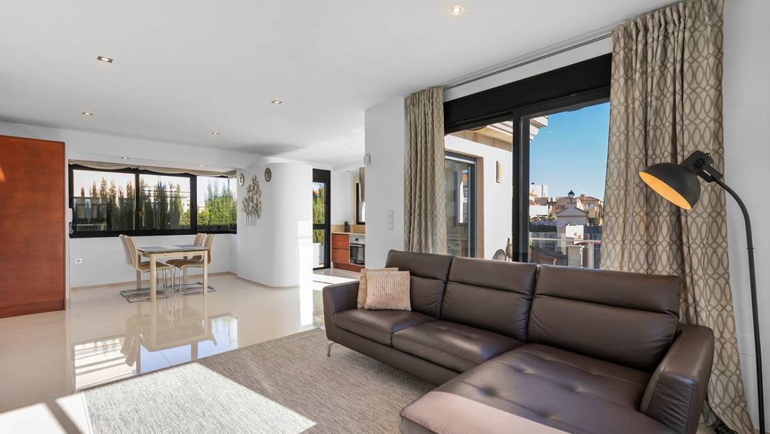 Sale - Villa - Orihuela - La Zenia