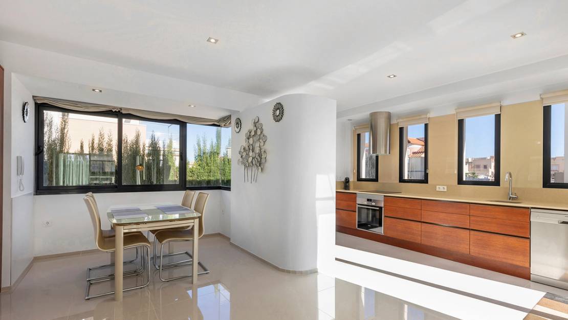 Sale - Villa - Orihuela - La Zenia