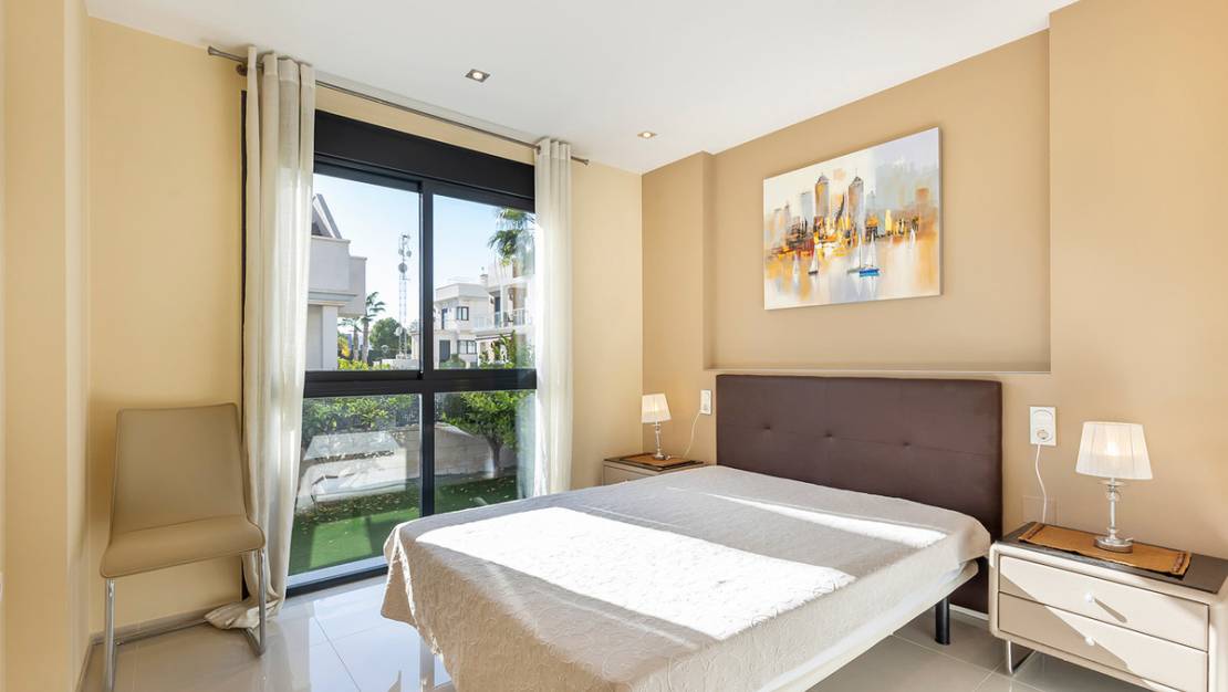 Sale - Villa - Orihuela - La Zenia