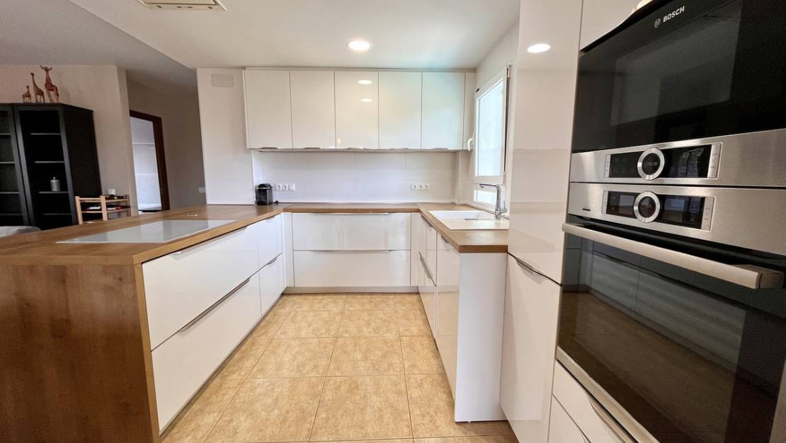 Sale - Villa - Orihuela - La Zenia