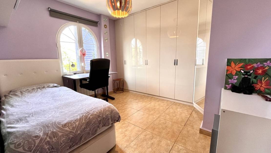 Sale - Villa - Orihuela - La Zenia